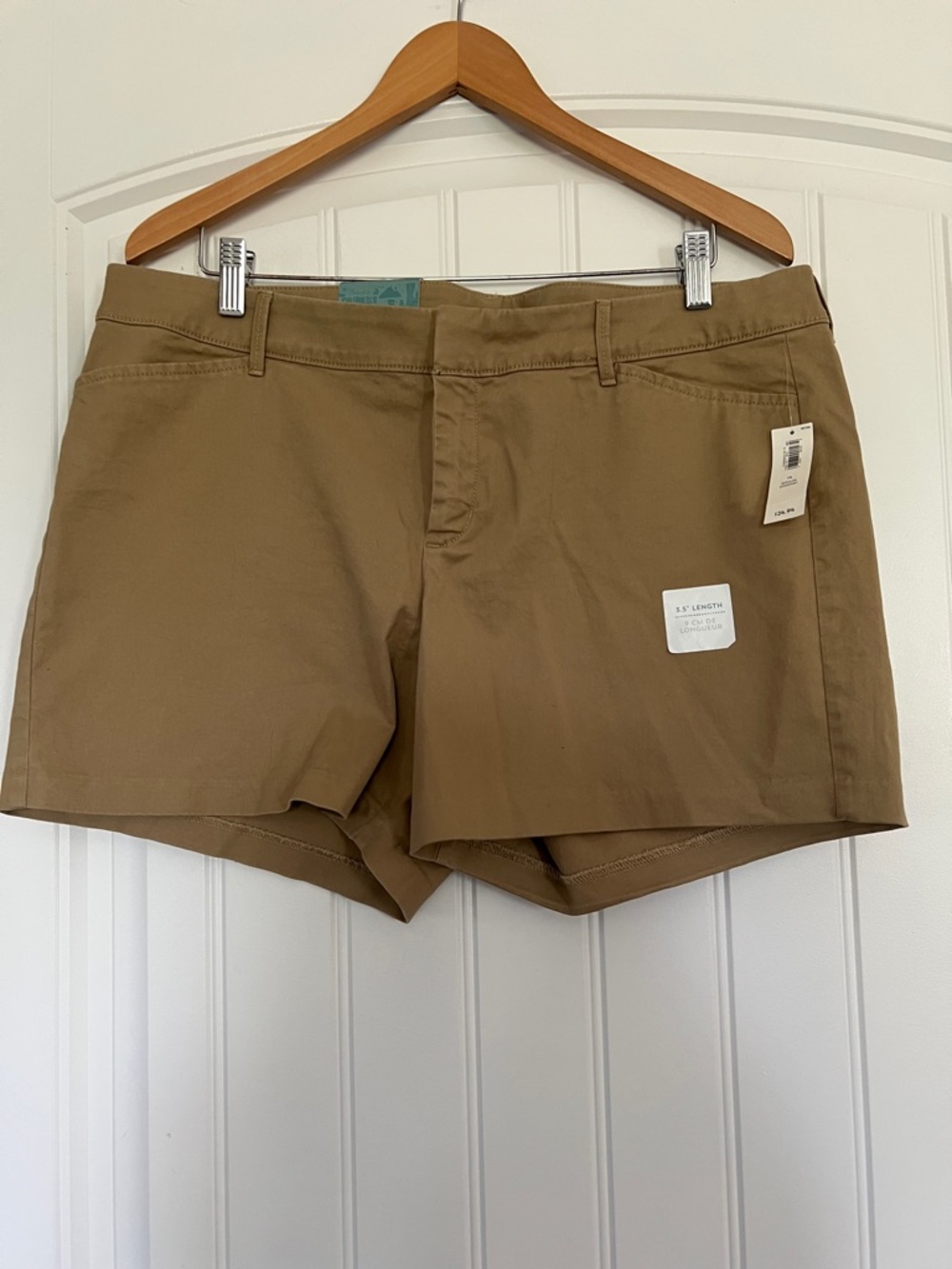 Old Navy Khaki the pixie Shorts Size 14